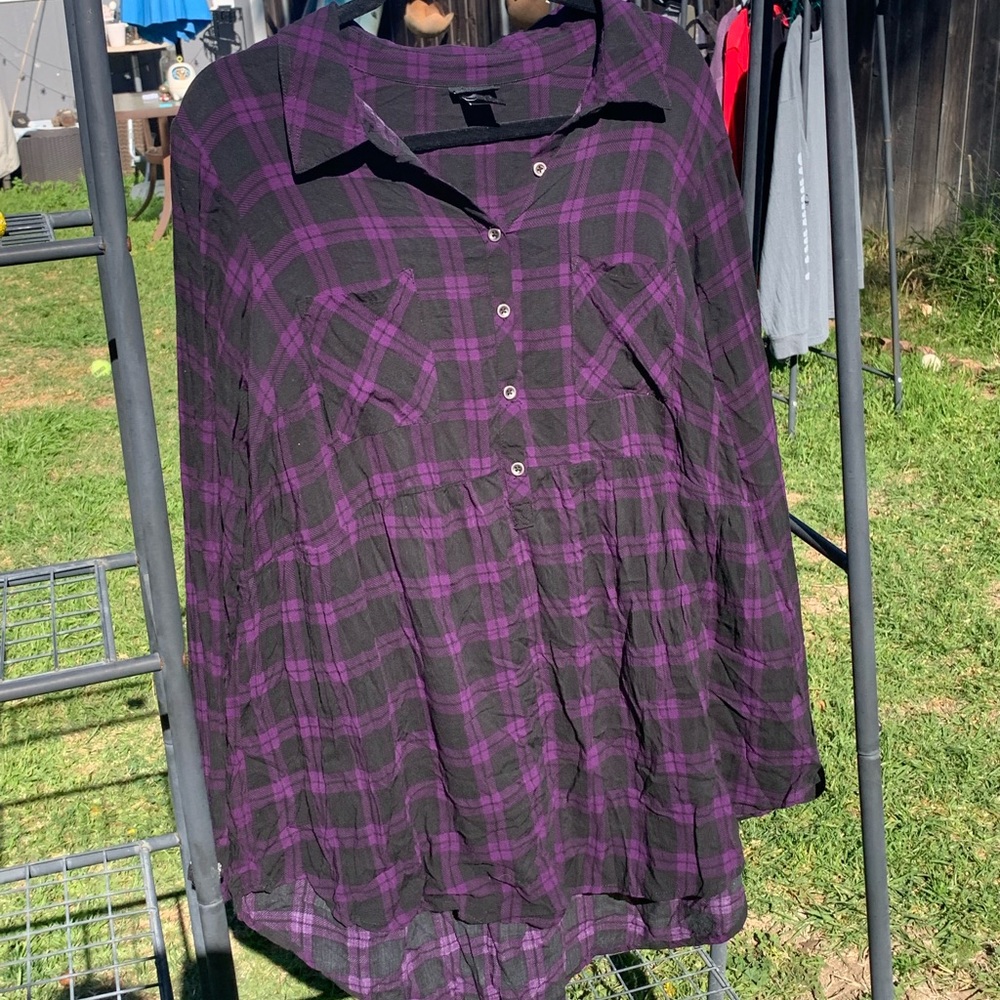 Torrid Hi-low shirt Size 2